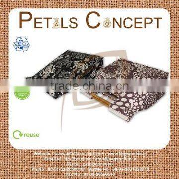 Canvas Shopping Bag With Bamboo Straight Handle - Allover Animal Print photo-3