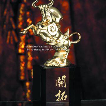Custom Design High Quality Metal Dragon Trophy With Crystal photo-4