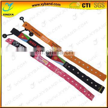 2016 woven textile activity wristband with plastic clip