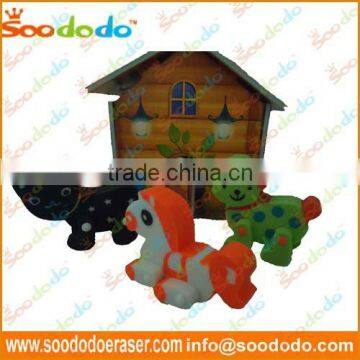 Extruded animal eraser with moveable legs