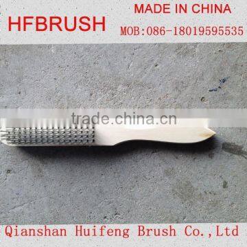 Hand wire brush