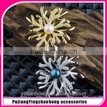 Gold-plated natural pearl snowflakes antlers shawl brooch buckle