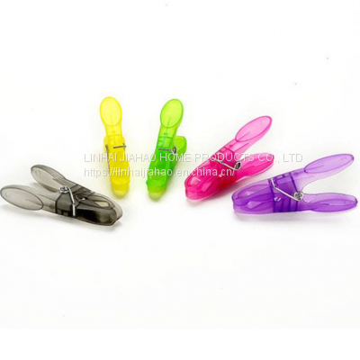 plastic clothes pegs