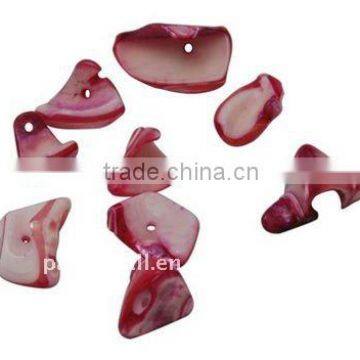 Sea Shell Beads, Dyed, Cerise, about 9~21x11~13x5~11mm, hole: 2mm, about 700pcs/500g(BSHE-S003-10)