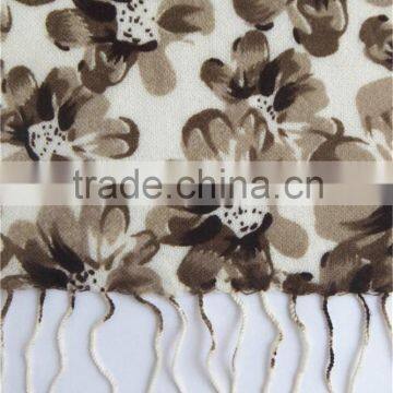 Beige Floral Printed Pure Wool Scarf With Fringe photo-5