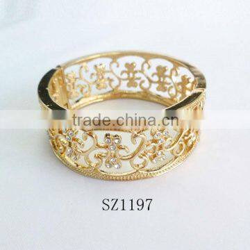 Wholesale jewels gold diamonds unique products from china wrist chain bracelet