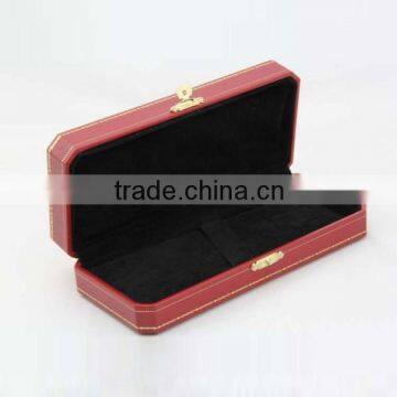 Elegant Marsala Leather Jewelry Box With Buckle Lock and Exquisite Gold Embroider photo-3