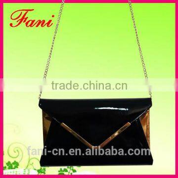 Envelope shape PU leather shoulder bag with chain design for women