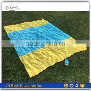 Compact Folding Wholesale Outdoor Rug Beach Blanket