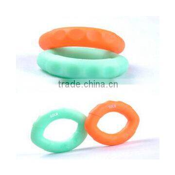 Yiwu Wholesale Professional High Quality Grip Strength Recovery Olive Shape Eco-friendly Silicone Massage Hand Grip Ring photo-2
