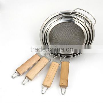 stainless steel kitchen strainer with long wood handle