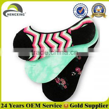 Fashion sport winter cheap cotton custom toe sock