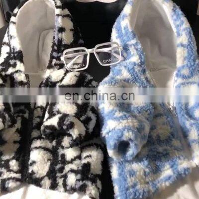 Japanese 2022 Branded Fashion Fancy Custom Warm Wholesale Designer Luxury Winter Dog Clothes photo-5