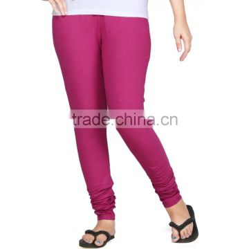 Woman FItted Plain Magenta Color Leggings / Tights