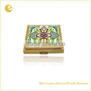 Square compact mirror