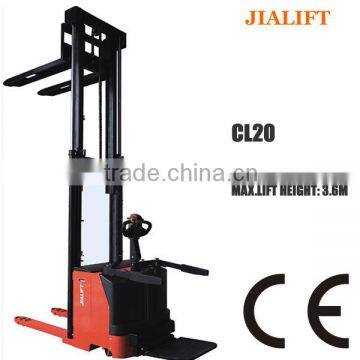 2000kg stacker lift