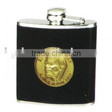 Totally skin-wrapped stainless steel hip flask