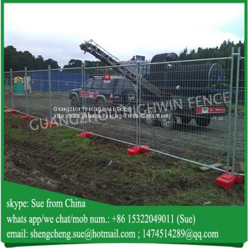 Temporary welded mesh fencing movable pool fence