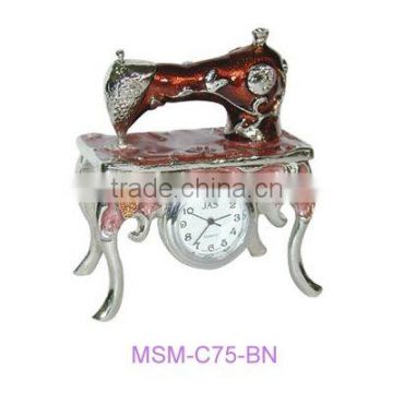 Miniature sewing machine with 4-legged stand & quartz clock