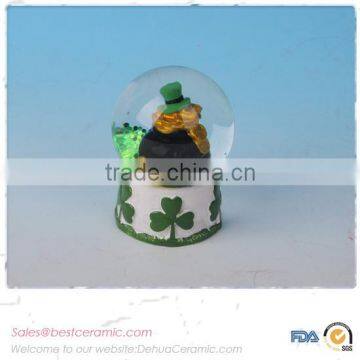 Polyresin clover waterball globeball