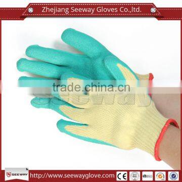 Seeway High Quality Industrial Green Latex Palm Coated Aramid Liner Cut resistant Gloves With Best Price