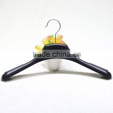 Antislip black plastic cloth hanger for man suit