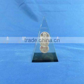 custom clear plastic acrylic pyramid with coin