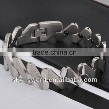 fashion hand chain design for men IB10070