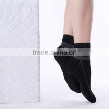 Custom UK Gentlemen Thin Ankle Socks,Black and White Color Mens CK Ankle Socks photo-3