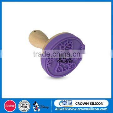 FDA High Quality Christmas Moose Shaped Wood Handle Custom Silicone Cookie Stamp photo-6