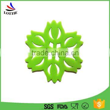 Hot selling Food grade green heat insulated Anti-skid silicone coasters from china