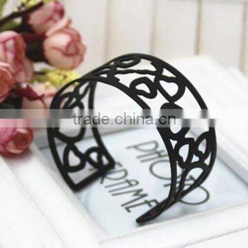 Latest Black Metal Jewelry Bangle,popular Heart Style Bangle for Young Girls photo-5