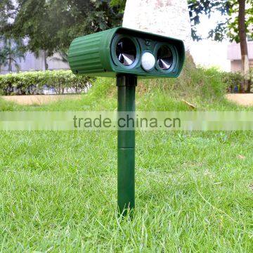 Infrared Ray Powerful Ultrasonic Dog Cat Electronic Animal Dog Repeller photo-3