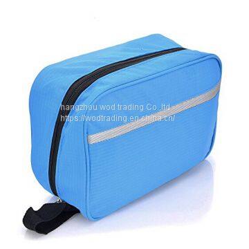 water resistant toiletry organzier bag with hanging hook