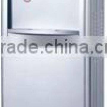 Hot and cold water dispenser with refrigerator in China