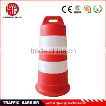 portable hand-held plastic water barrier