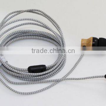 WOOD!latest! Wired Wood Earphones Competitive Price in Ear Earbuds Stereo Shenzhen Factory photo-2