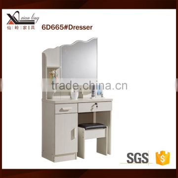 White Dressing Table of Modern Furniture Dresser With Mirror