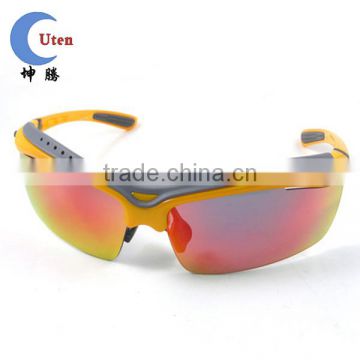 2014 Latest Fashionable Colorful Sport Glasses