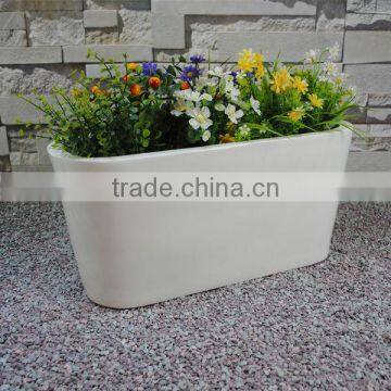 White Modern Polyreisn Indoor Deck Planter