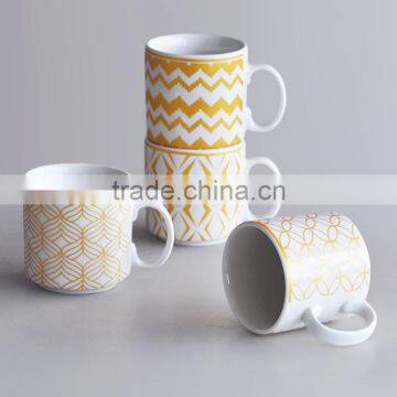 2017 Hot Sale Stoneware Promitional Cheap Coffee Mug With Golden Design Printing photo-3