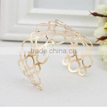 South Korean Round Hollow Women Bangles With Gold Plated photo-2