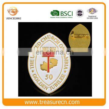 2017 Oval Shaped Soft Enamel Souvenir Metal Badge With Safety Pin On Back