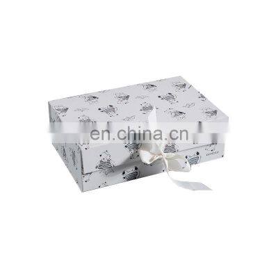 Custom logo foldable packing box with magnetic closure and ribbon packaging for clothing