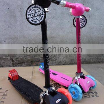 2015 new design mini kick scooters with MP3 and flash handle bar With MP3 mini kick scooters/dual pedal scooter/kick scooters