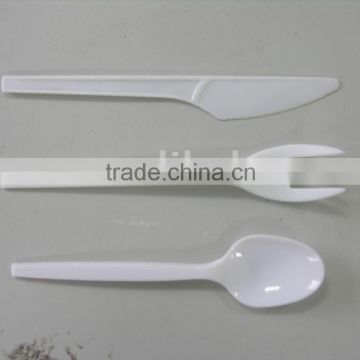 plastic cutlery set