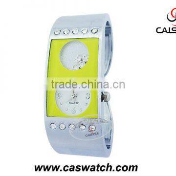 Fashionable wristwatches with diamond decorated