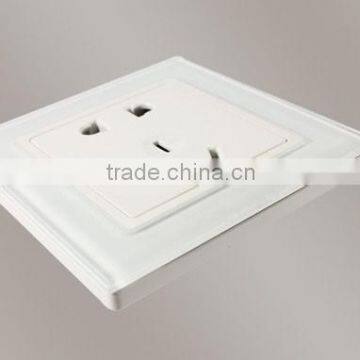 Wholesale 250V / 10A Universal 5 Pins Wall Outlet Socket photo-3