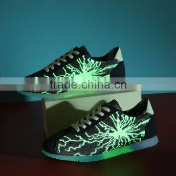 new style fashion men light casual shoes sneakers sample for male, adults fluorescence light sport shoes sneakers for men good