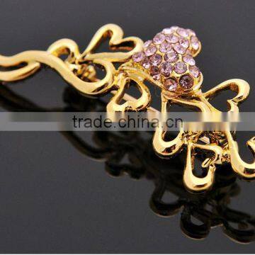 Elegant Crystal diamond peach pin brooch gold-plated fashion scarf buckle